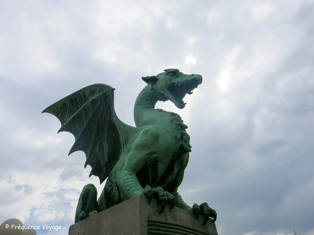 Pont des dragons à Ljubjana lors d'un roadtrip en Slovénie